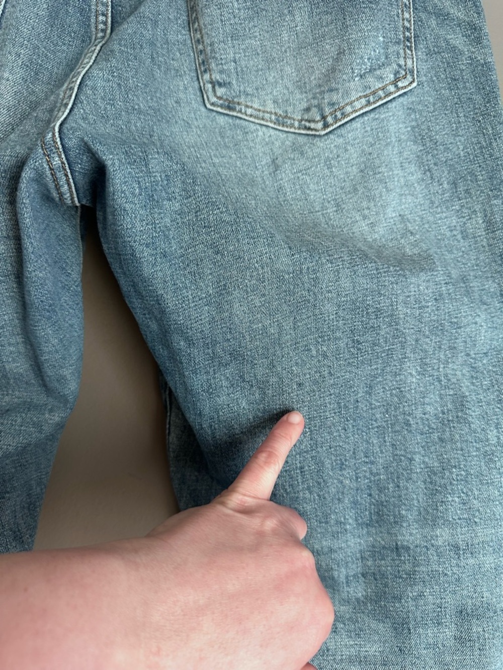 Women’s Relaxed Boyfriend Jeans - Picture 4 of 12
